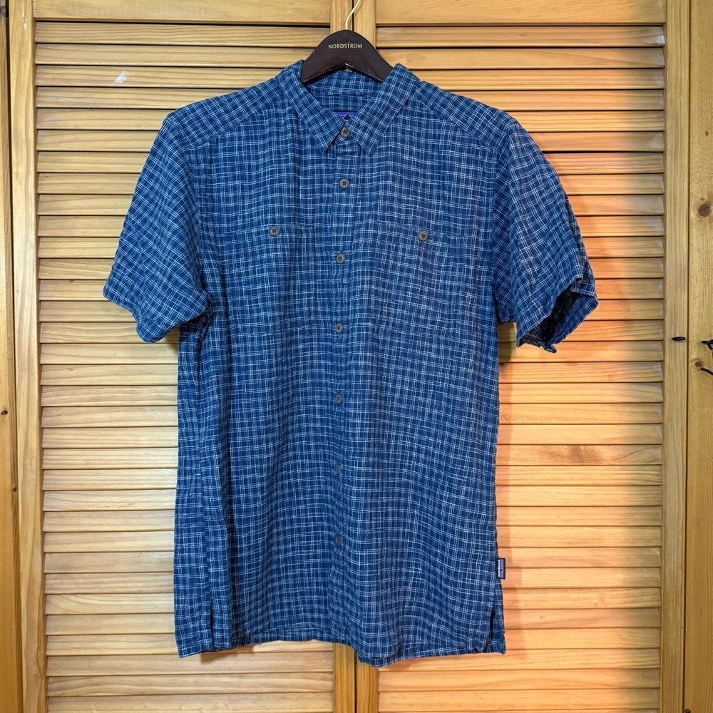 Patagonia Men's Navy Plaid Button-Down Shirt size medium